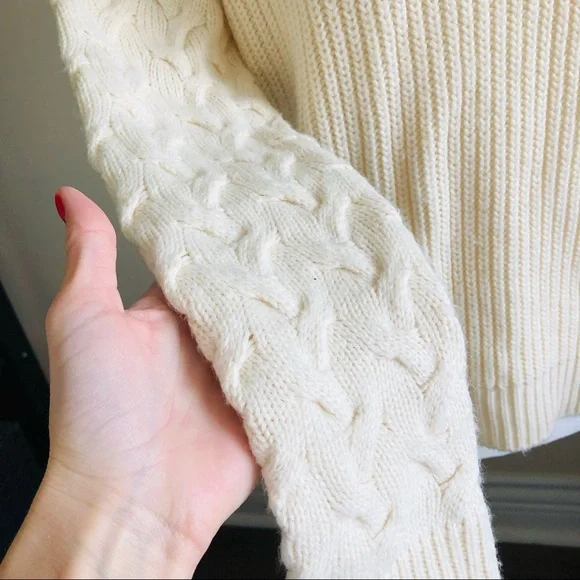 ❌SOLD❌🟡2/$30 | F21 | Cable knit sweater - Picture 4 of 6